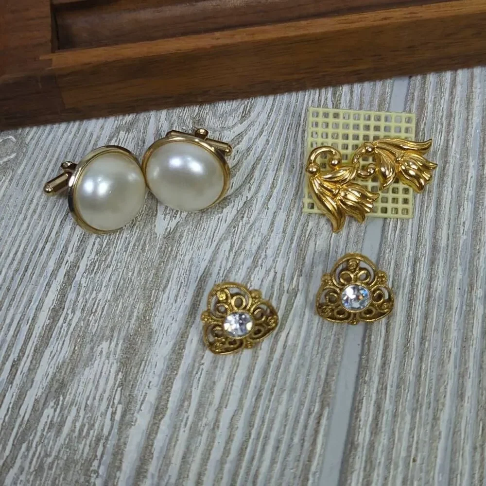 Wooden Jewelry Box with Lot of Vintage Costume Jewelry